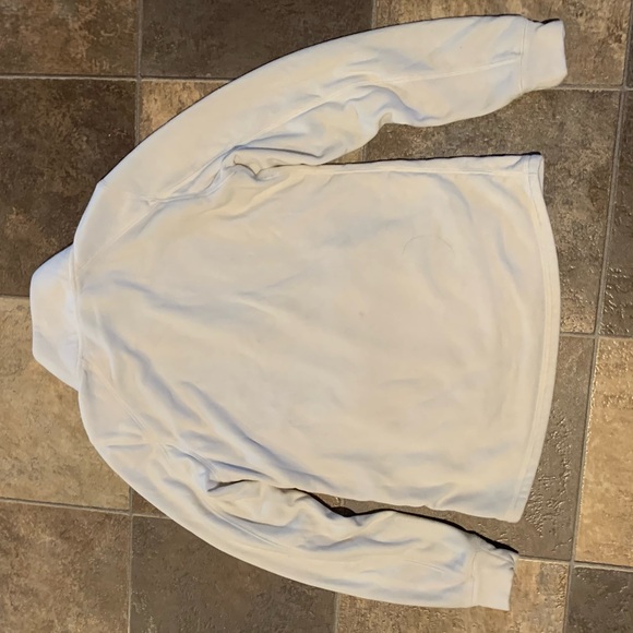 FWD white sweater, no rips no stains - Picture 3 of 7